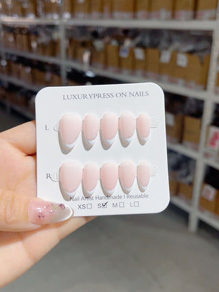What is french tip nail?